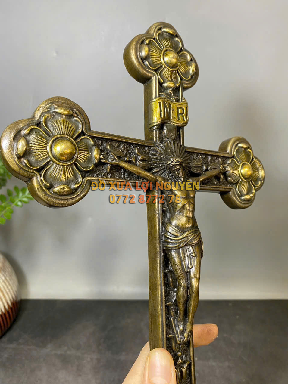 Thánh giá bằng đồng