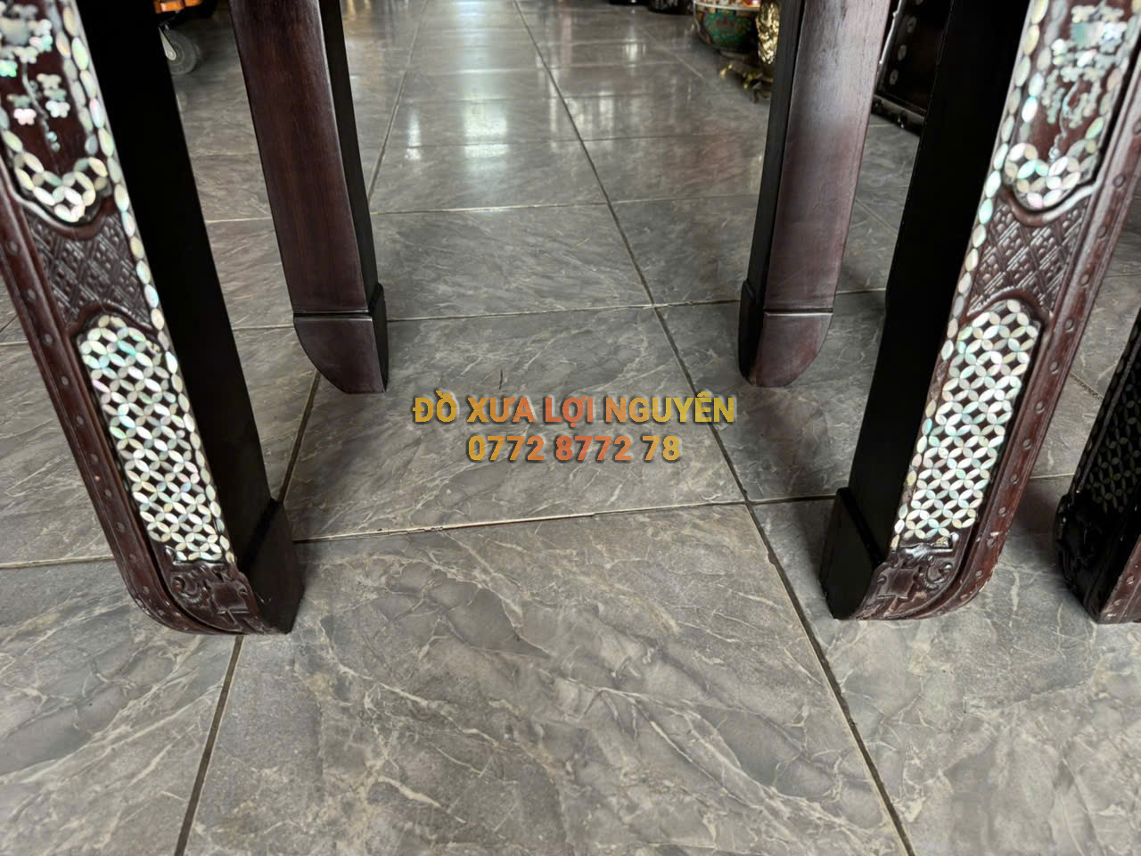 Đôn gỗ gõ mật cẩn ốc VIP