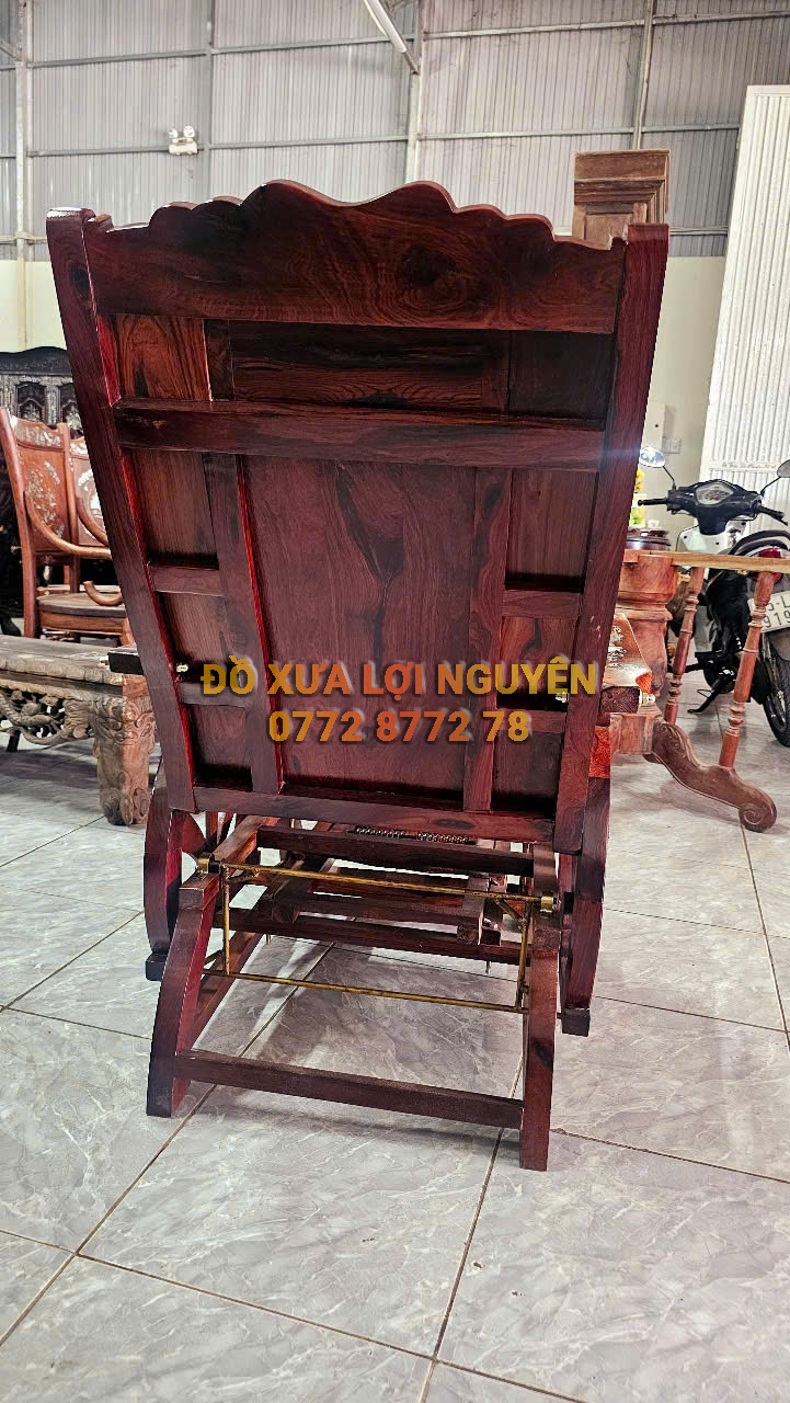 Ghế đu đưa gỗ cẩm lai cẩn ốc Singapore