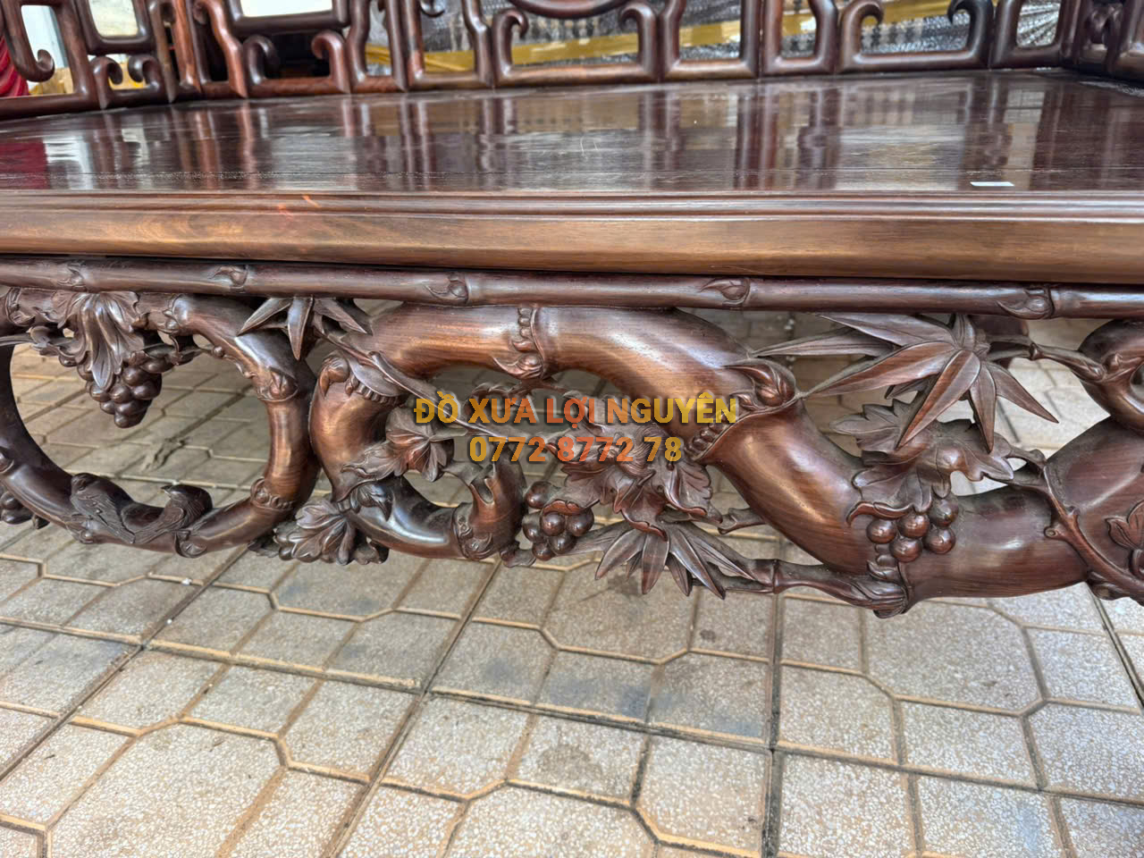 Giường tam thành gỗ trắc ta xưa. Ván liền không chấp ghép