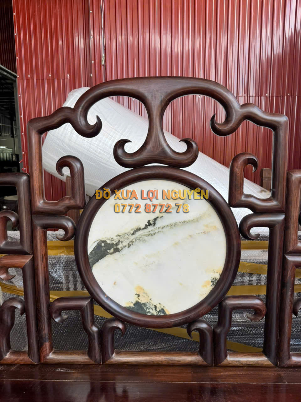 Giường tam thành gỗ trắc ta xưa. Ván liền không chấp ghép