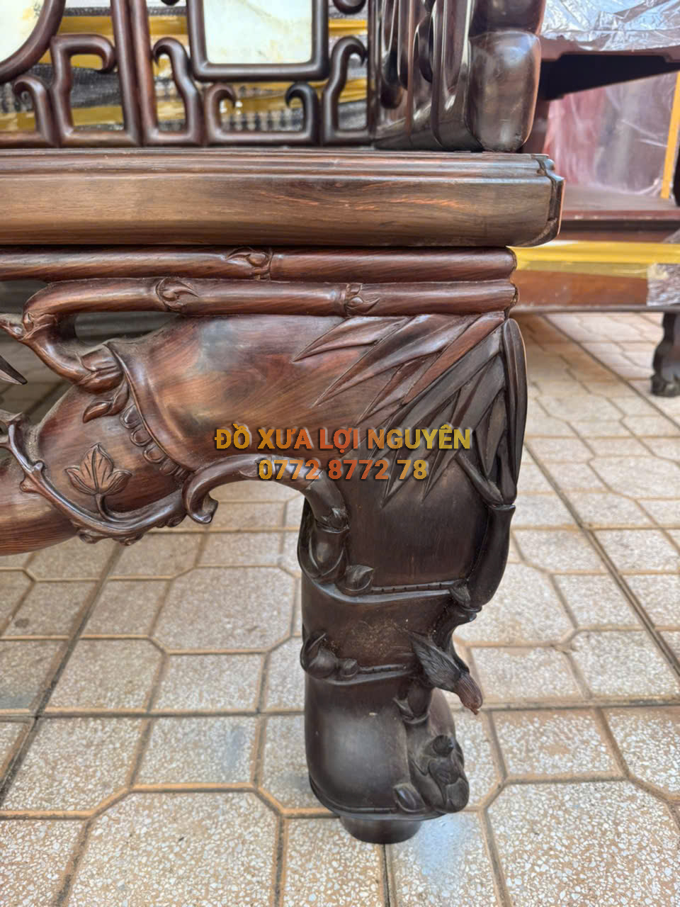 Giường tam thành gỗ trắc ta xưa. Ván liền không chấp ghép