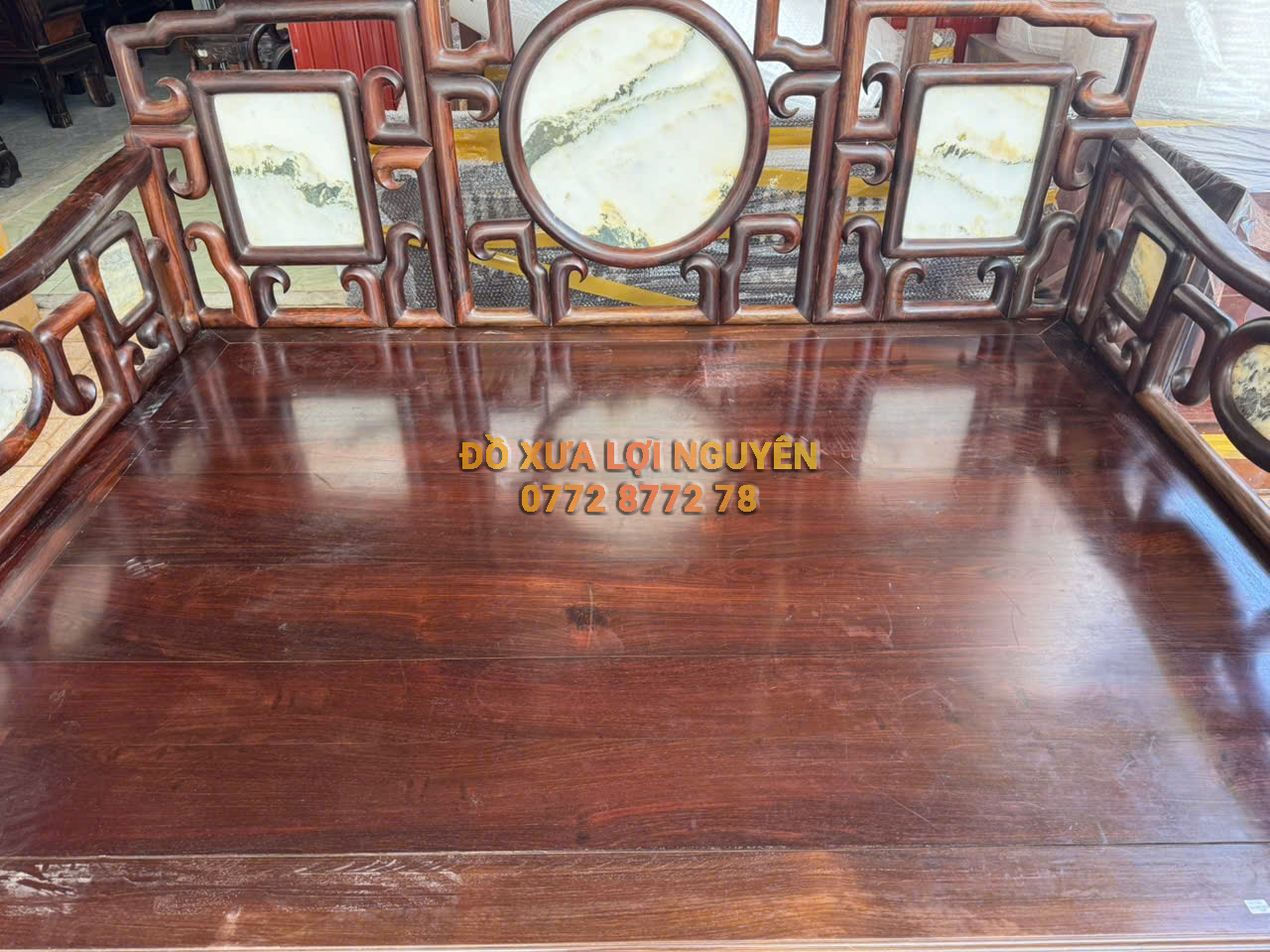 Giường tam thành gỗ trắc ta xưa. Ván liền không chấp ghép