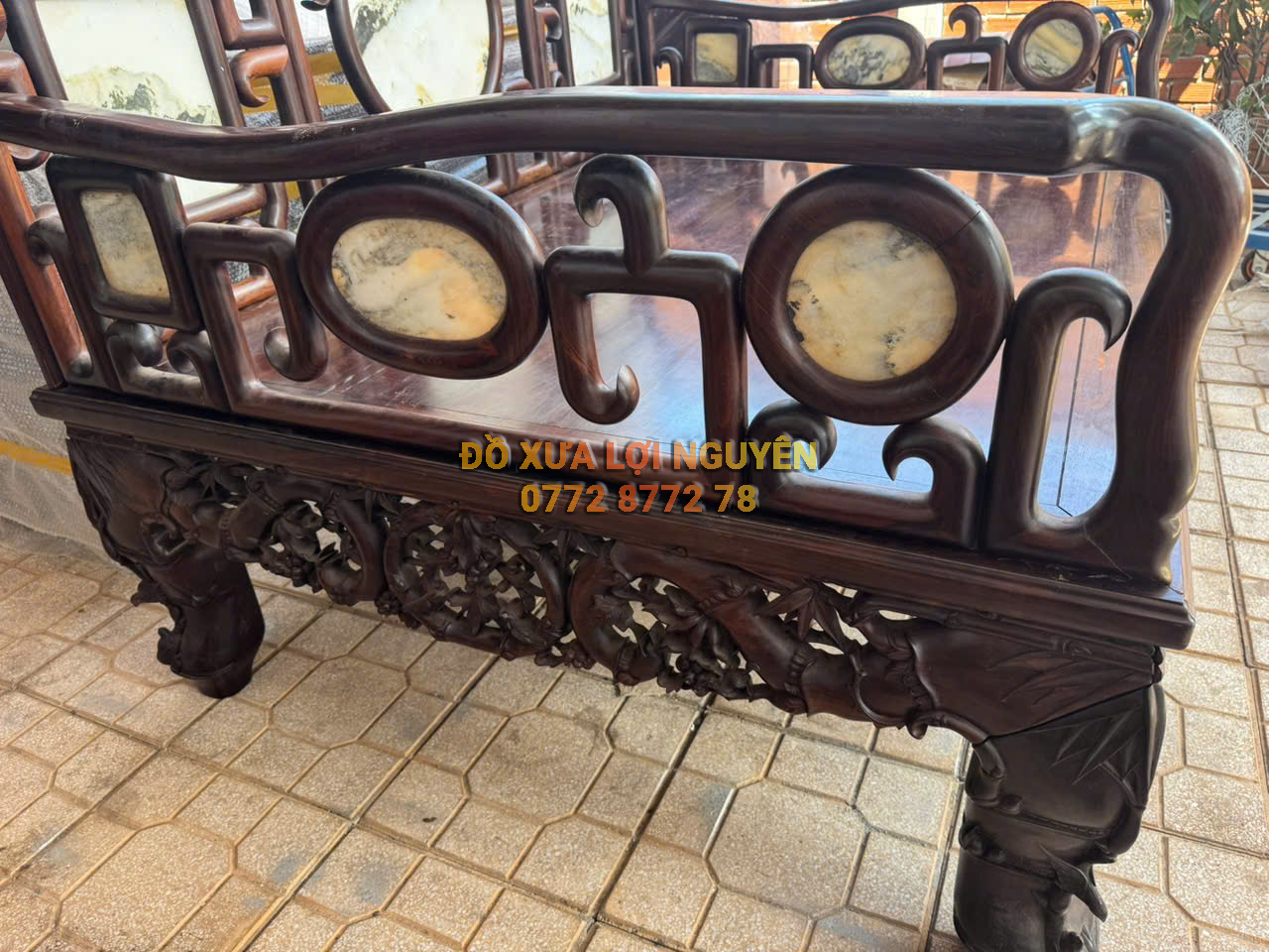 Giường tam thành gỗ trắc ta xưa. Ván liền không chấp ghép