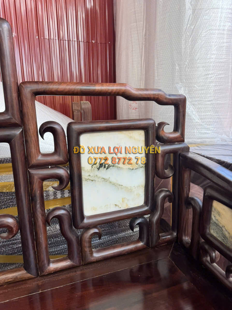 Giường tam thành gỗ trắc ta xưa. Ván liền không chấp ghép