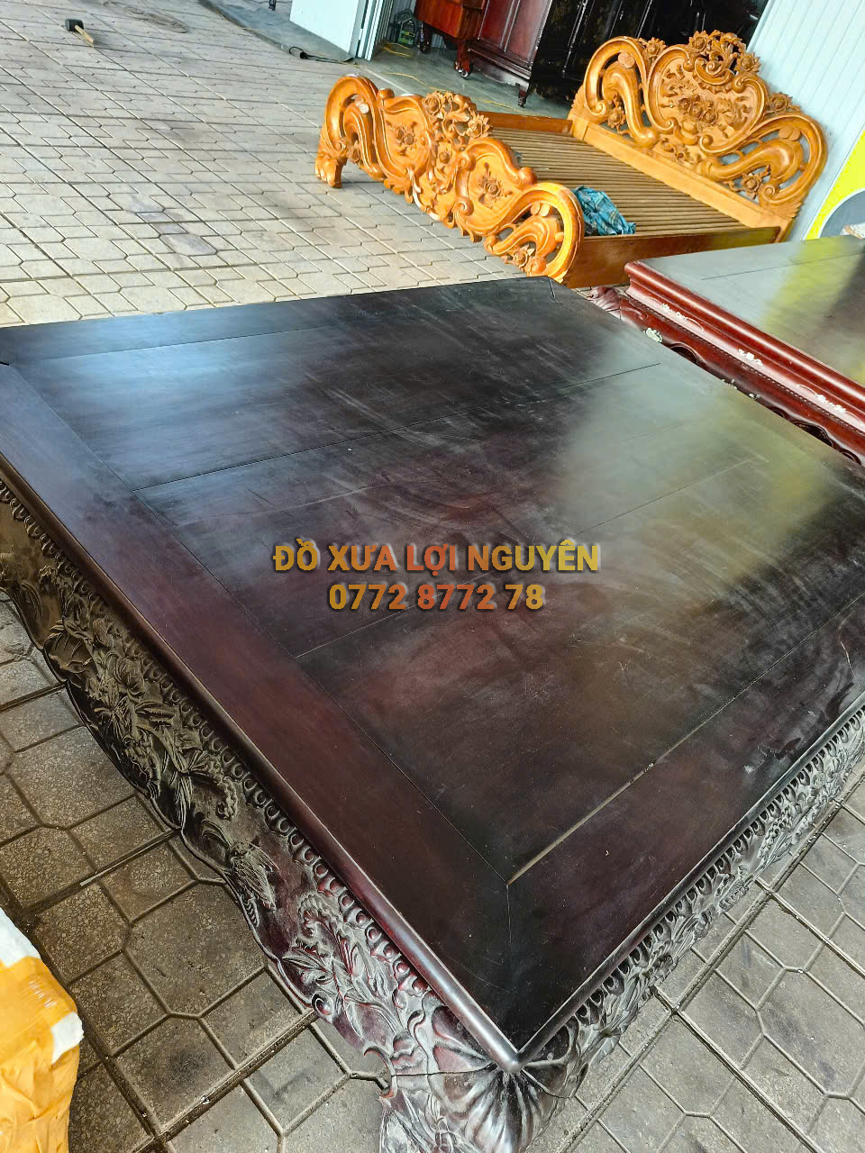 Sạp xưa gỗ gõ mật, trạm đục hoa sen