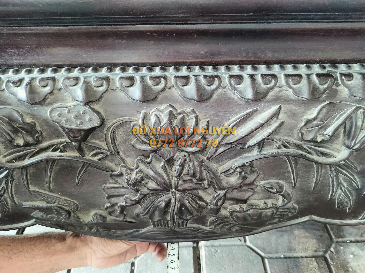 Sạp xưa gỗ gõ mật, trạm đục hoa sen