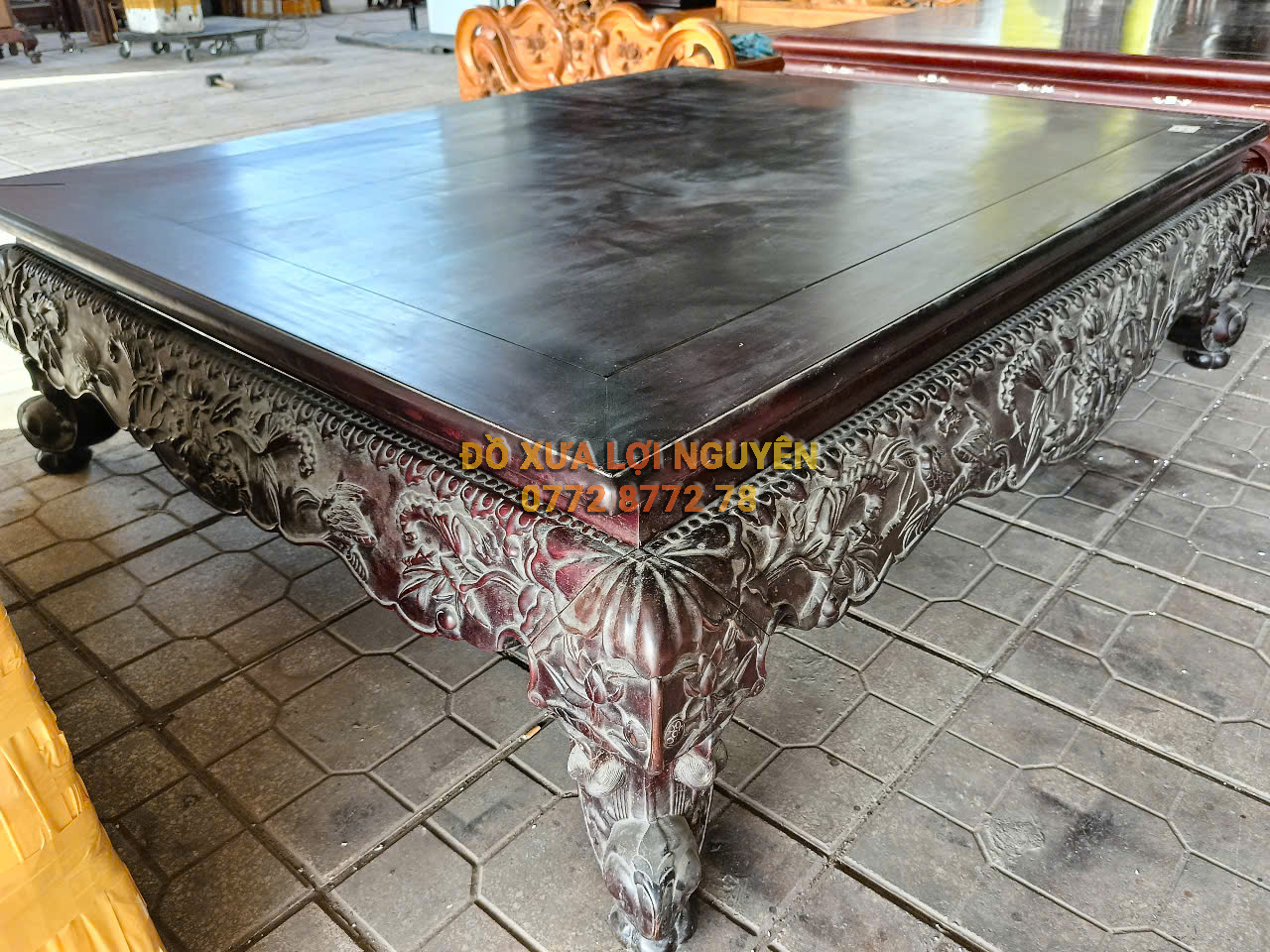 Sạp xưa gỗ gõ mật, trạm đục hoa sen