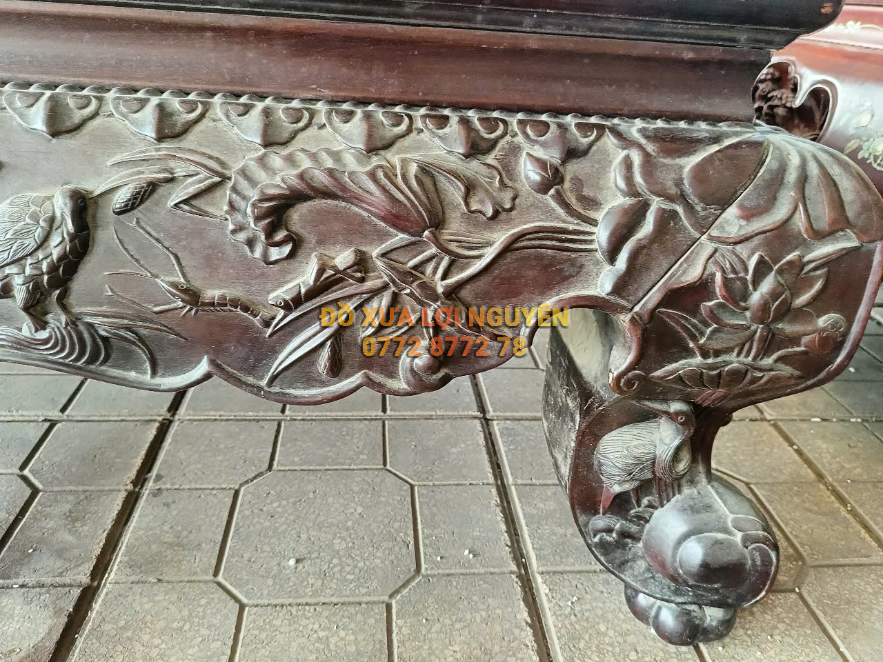 Sạp xưa gỗ gõ mật, trạm đục hoa sen