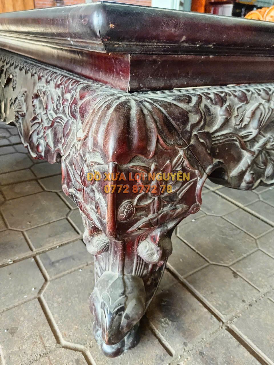 Sạp xưa gỗ gõ mật, trạm đục hoa sen