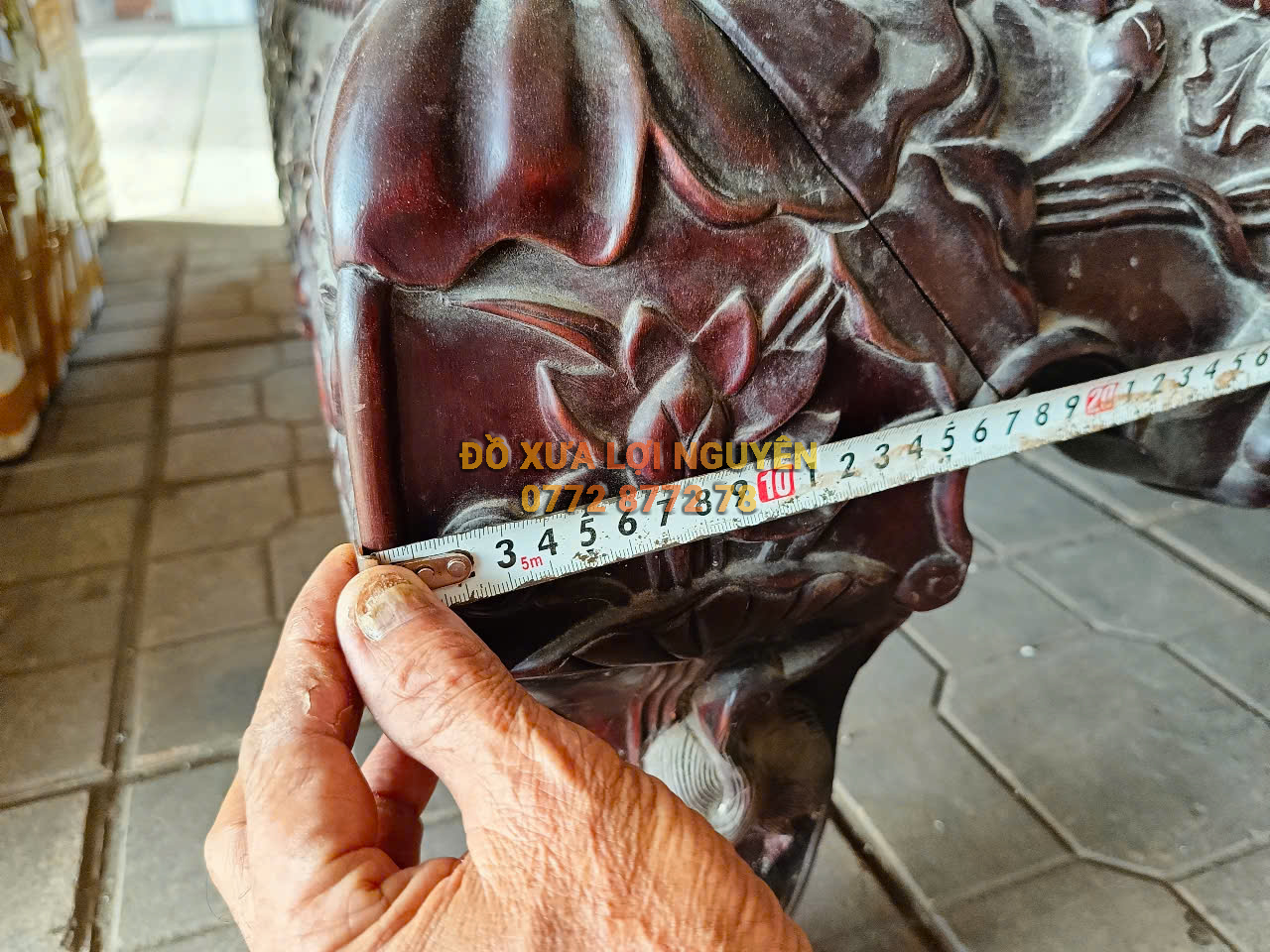 Sạp xưa gỗ gõ mật, trạm đục hoa sen