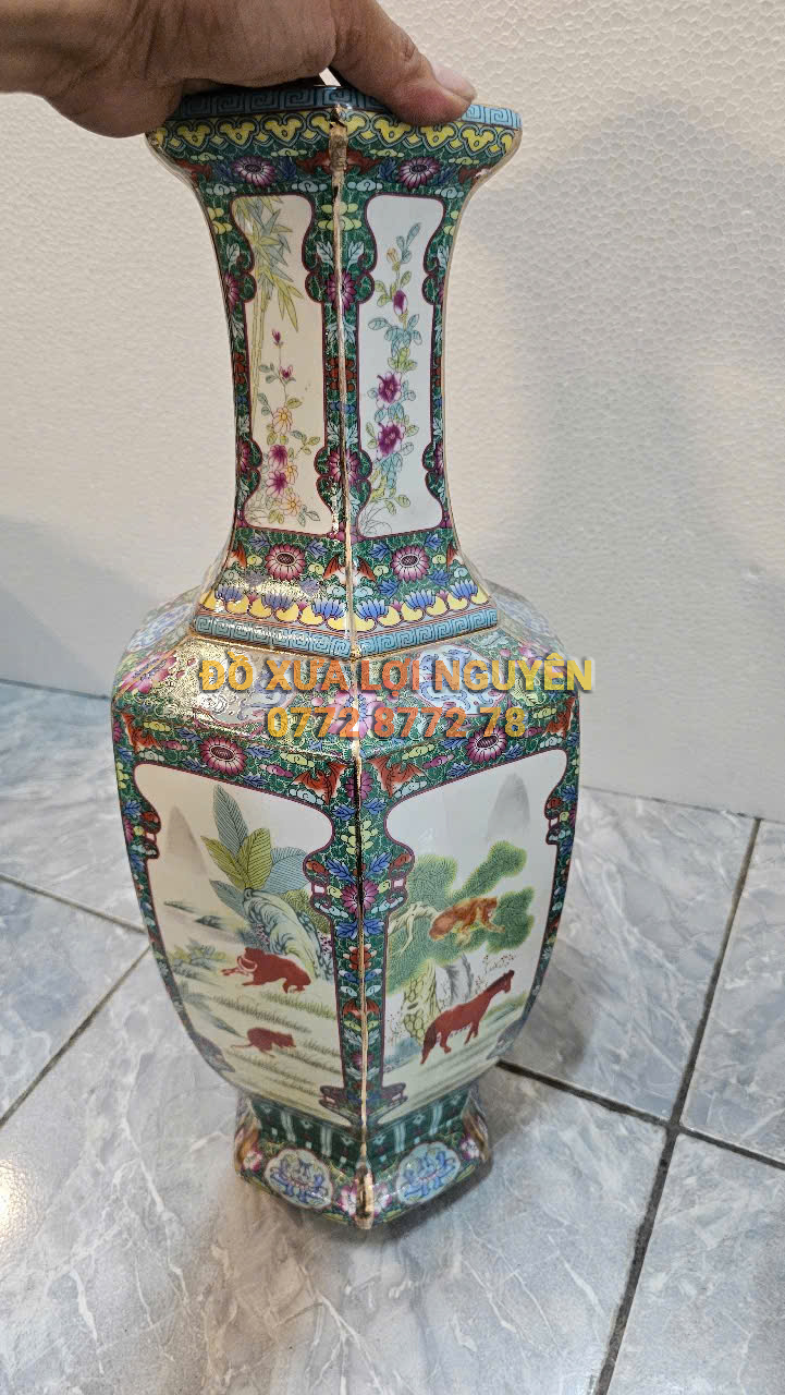 Cặp bình lục giác, gốm tàu