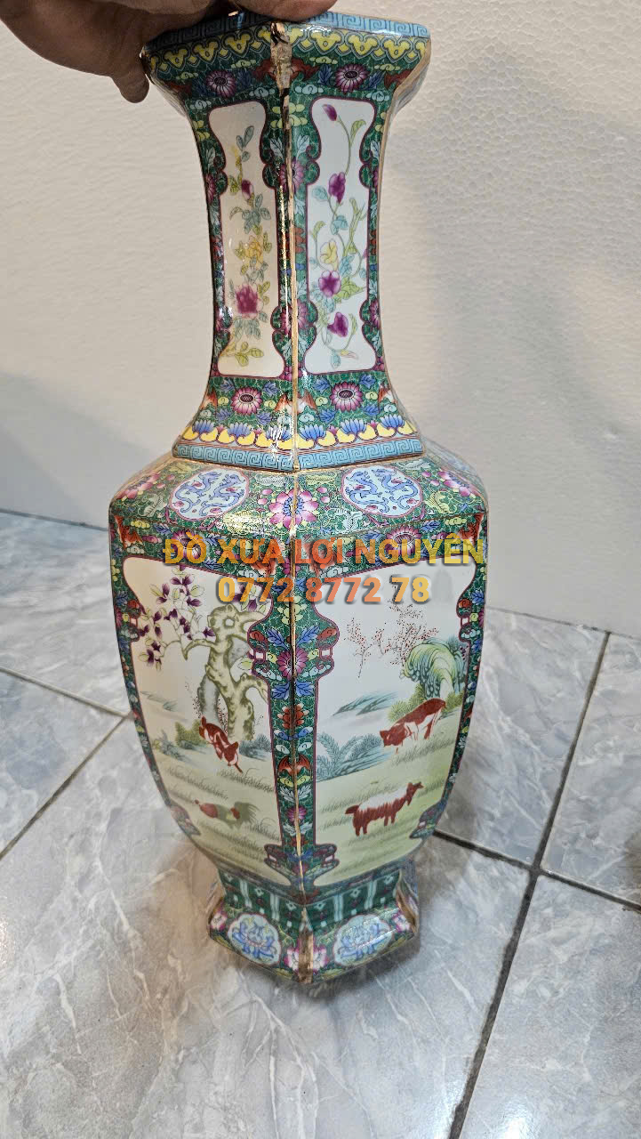 Cặp bình lục giác, gốm tàu