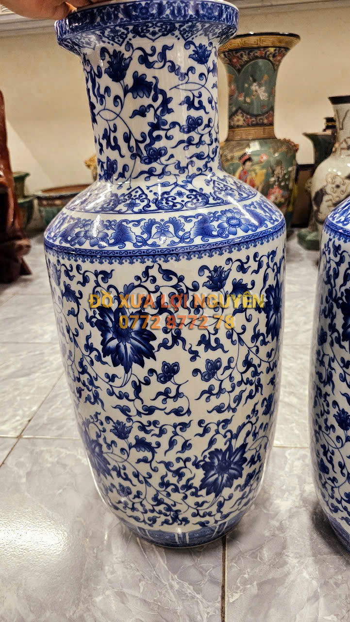 Cặp bình vẽ cúc dây, gốm tàu