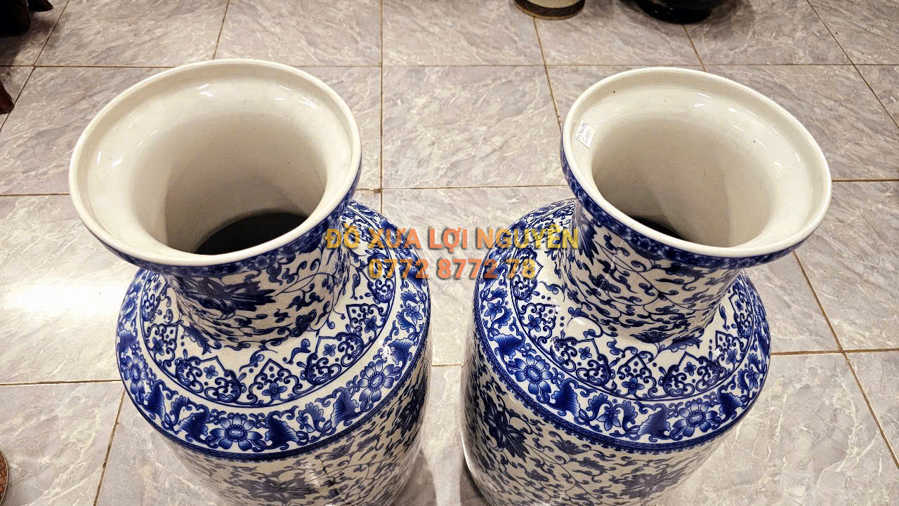 Cặp bình vẽ cúc dây, gốm tàu