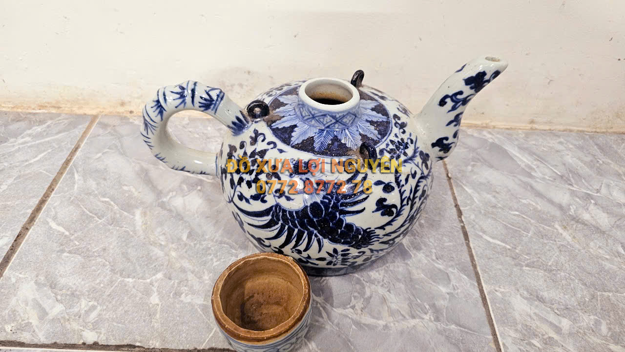 Ấm gốm tàu xưa men lam