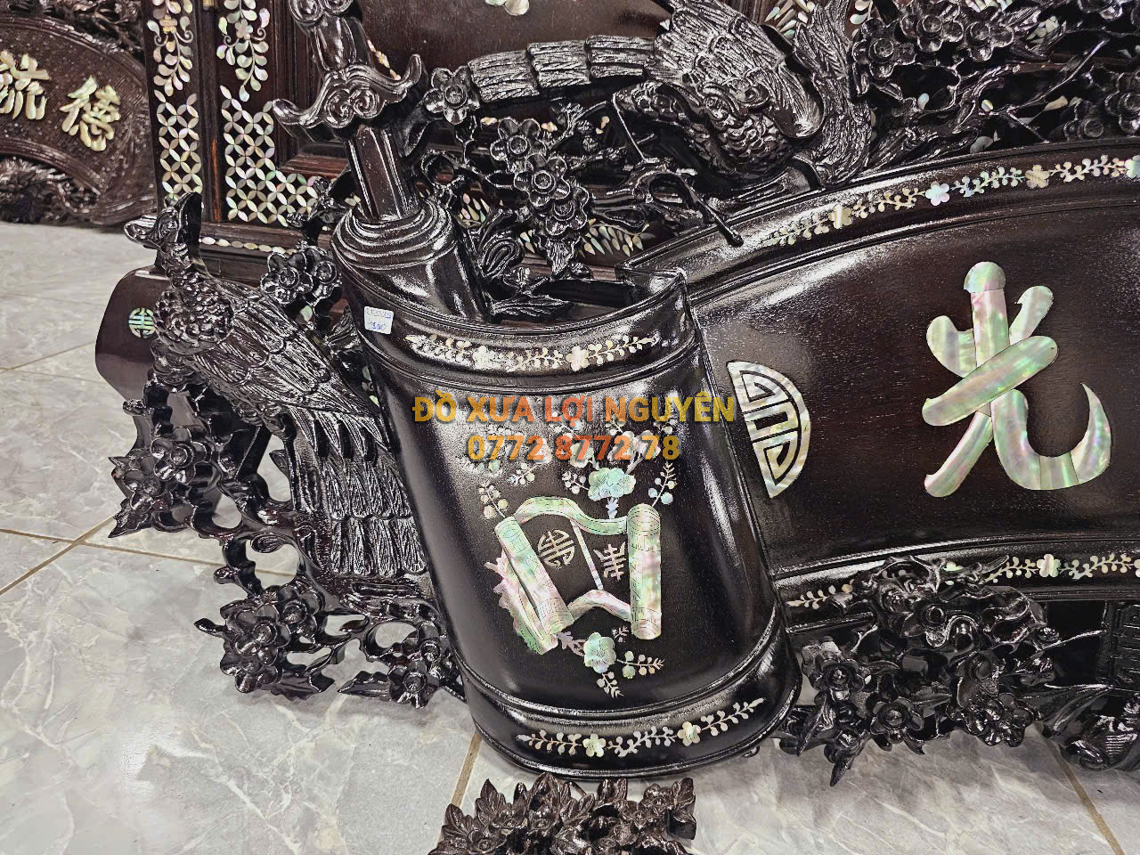 Hoành Phi Đại tự đức lưu quang, Gỗ gõ mật