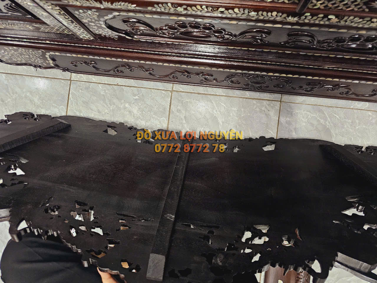 Hoành Phi Đại tự đức lưu quang, Gỗ gõ mật