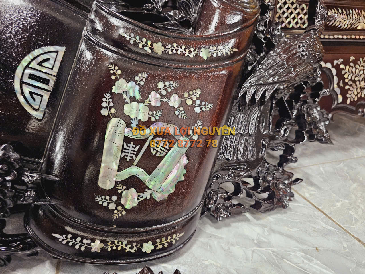 Hoành Phi Đại tự đức lưu quang, Gỗ gõ mật