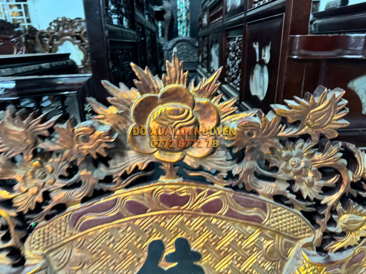 Hoành phi gỗ dỗi, sơn son thiếp vàng chuẩn xưa