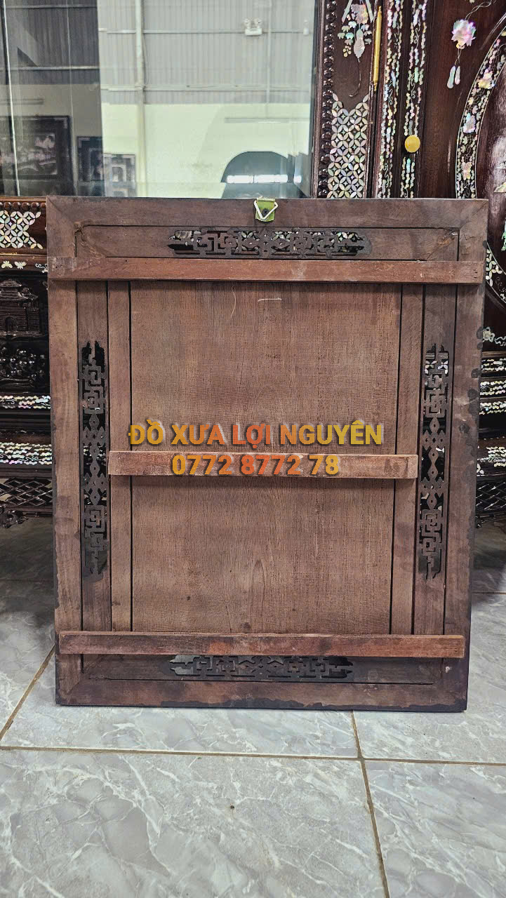 Tranh chữ TRÍ, Gỗ gõ mật