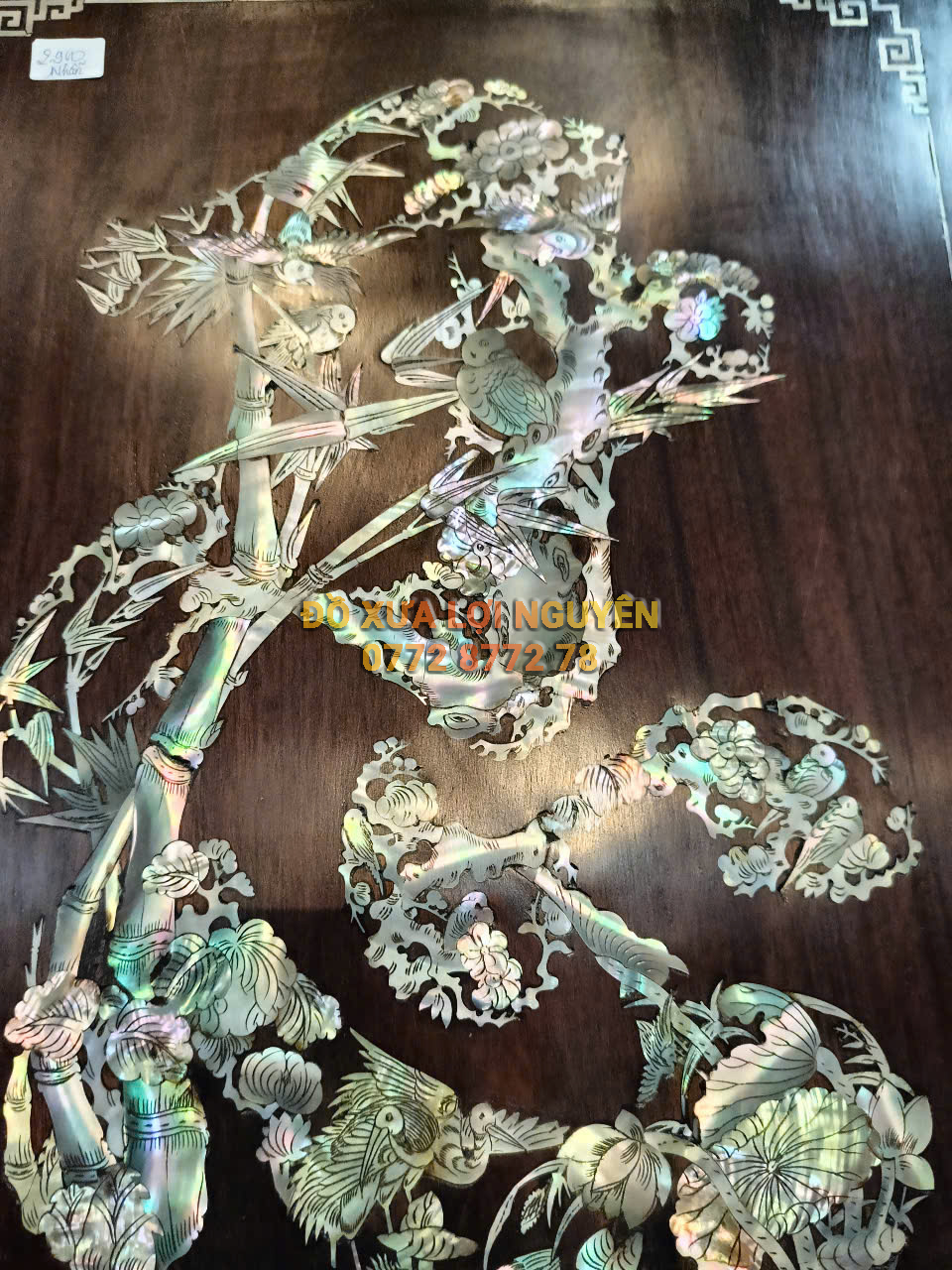 Tranh chữ NHẪN, Gỗ gõ mật