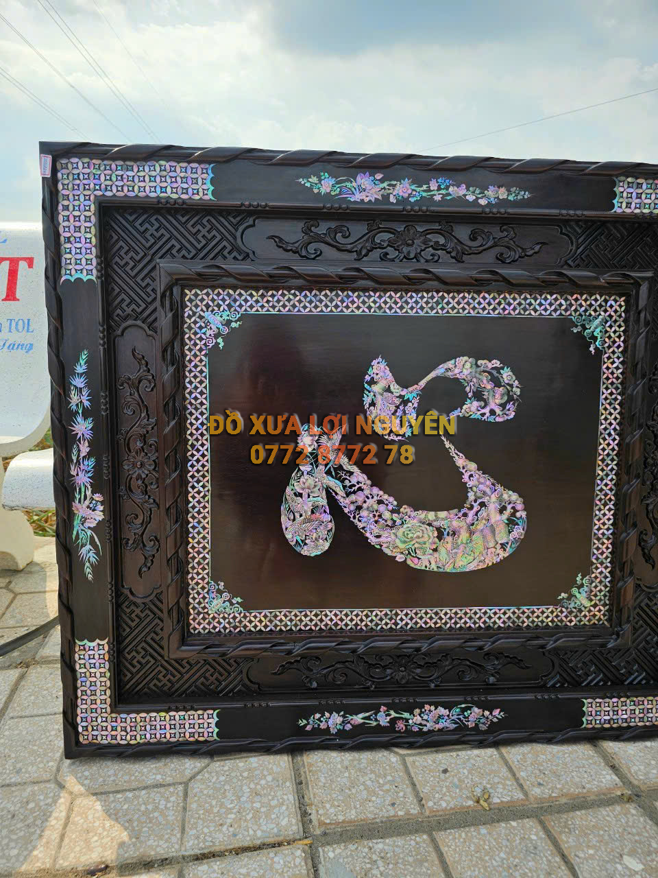 Tranh chữ TÂM khảm ốc đỏ Vip. Gỗ gõ mật