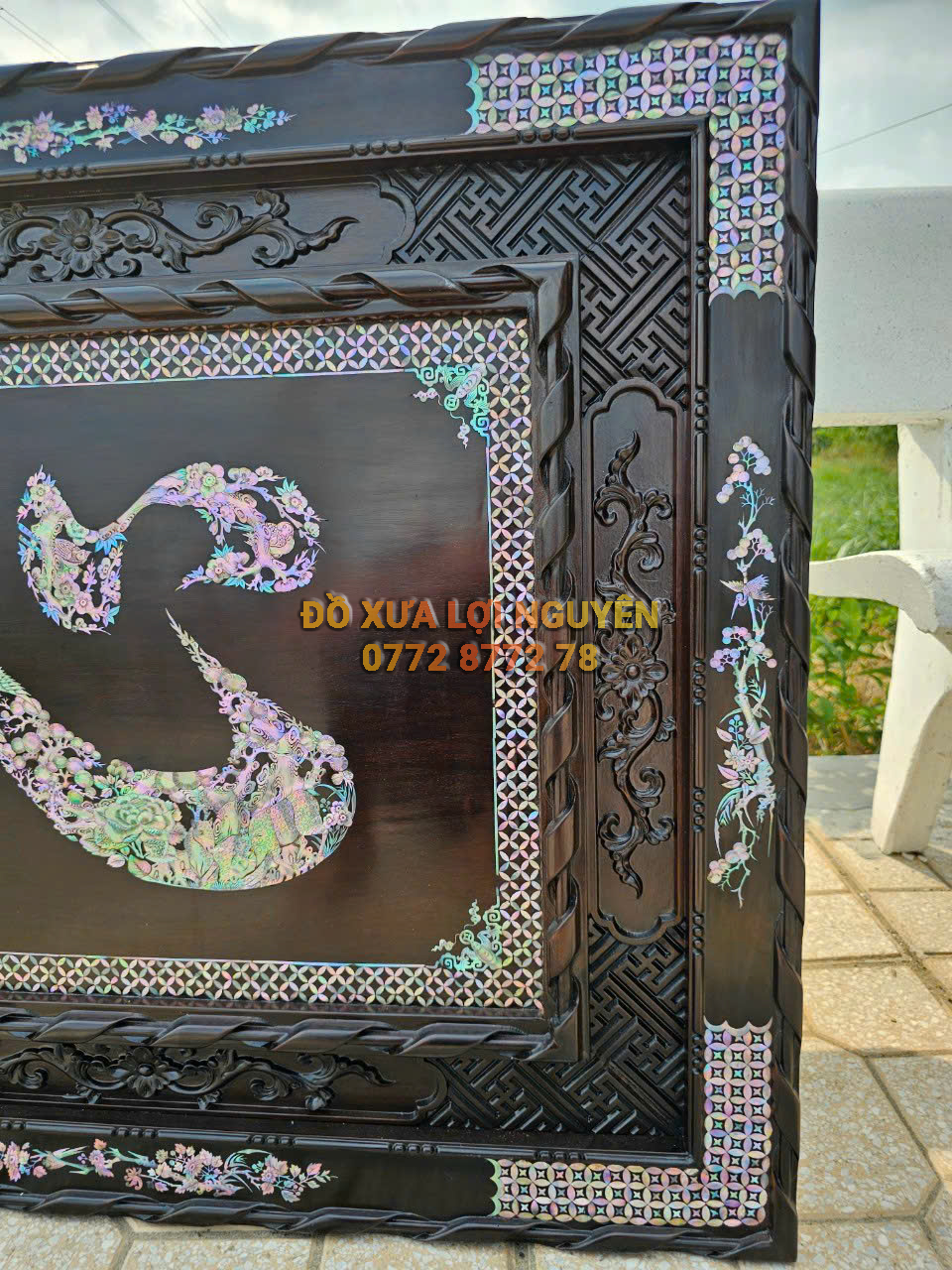 Tranh chữ TÂM khảm ốc đỏ Vip. Gỗ gõ mật