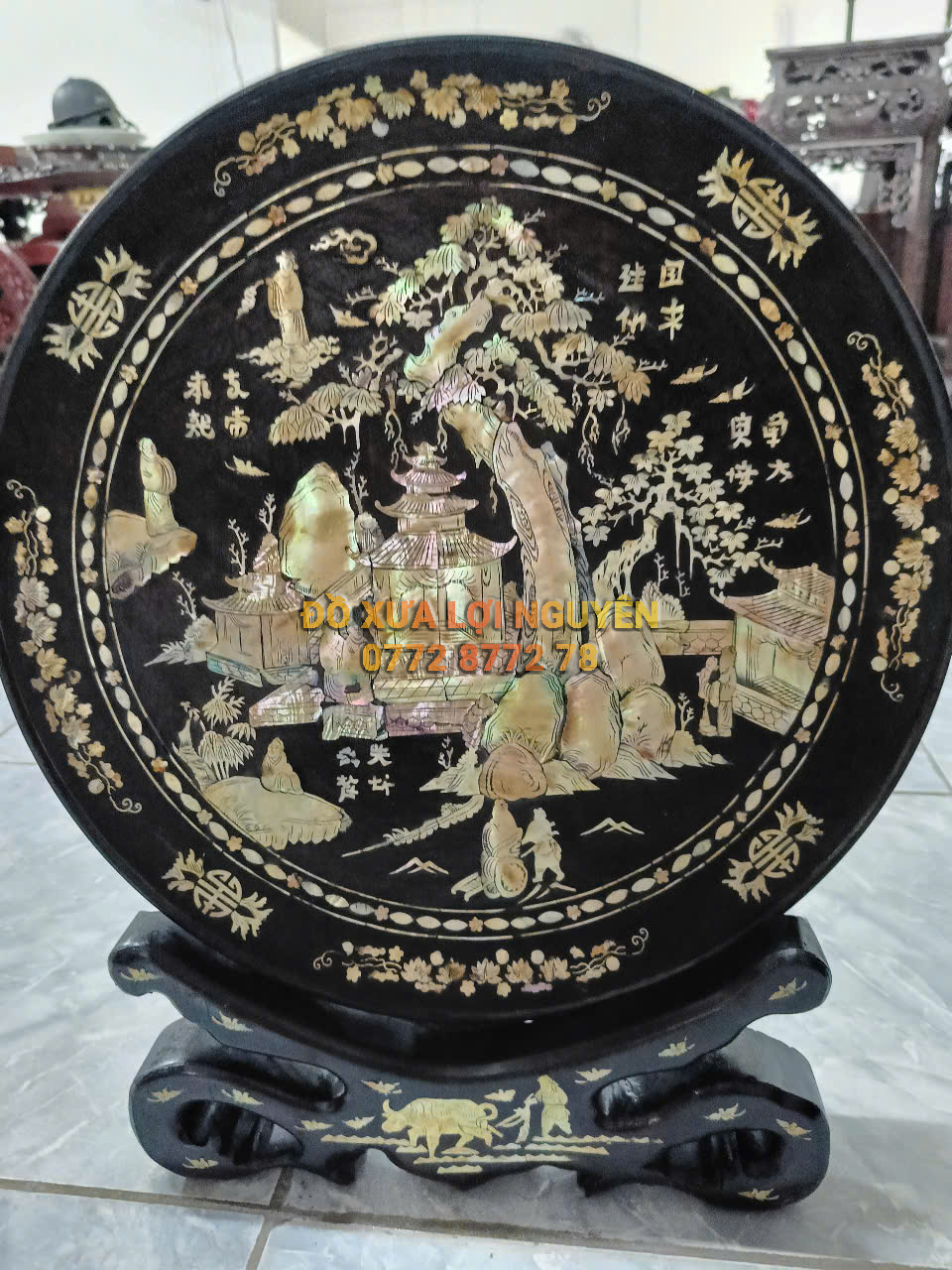 Dĩa tranh, gỗ gõ mật