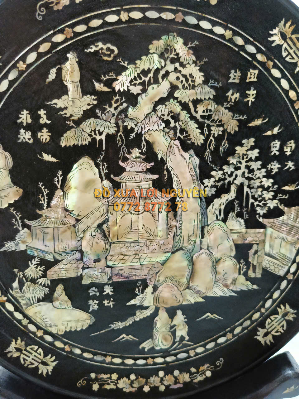 Dĩa tranh, gỗ gõ mật