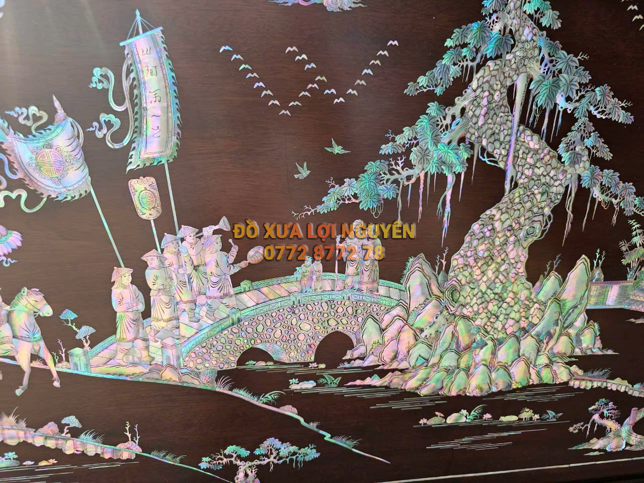 Tranh vinh quy bái tổ khảm ốc đỏ VIP. Gỗ gõ mật