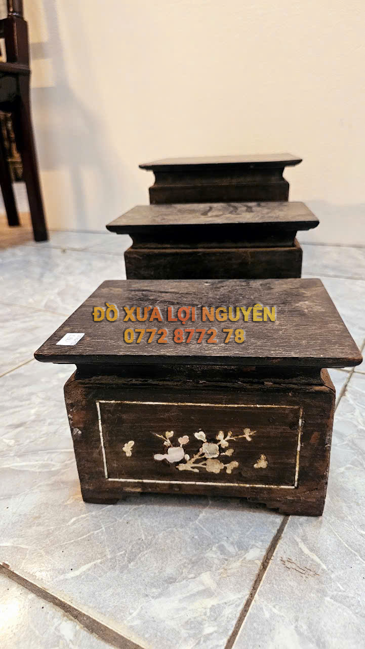 Kệ ngũ sơn, gỗ gõ mật xưa