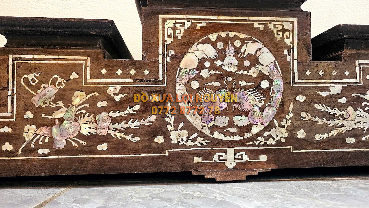 Kệ ngũ sơn, gỗ gõ mật xưa