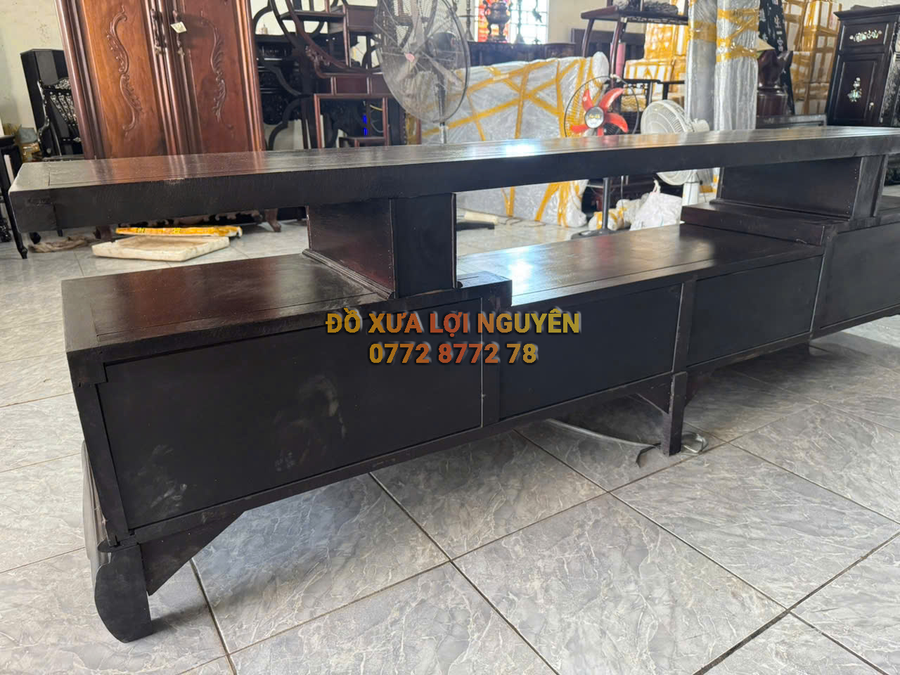 Kệ Tivi cẩn ốc đẹp, gỗ gõ mật