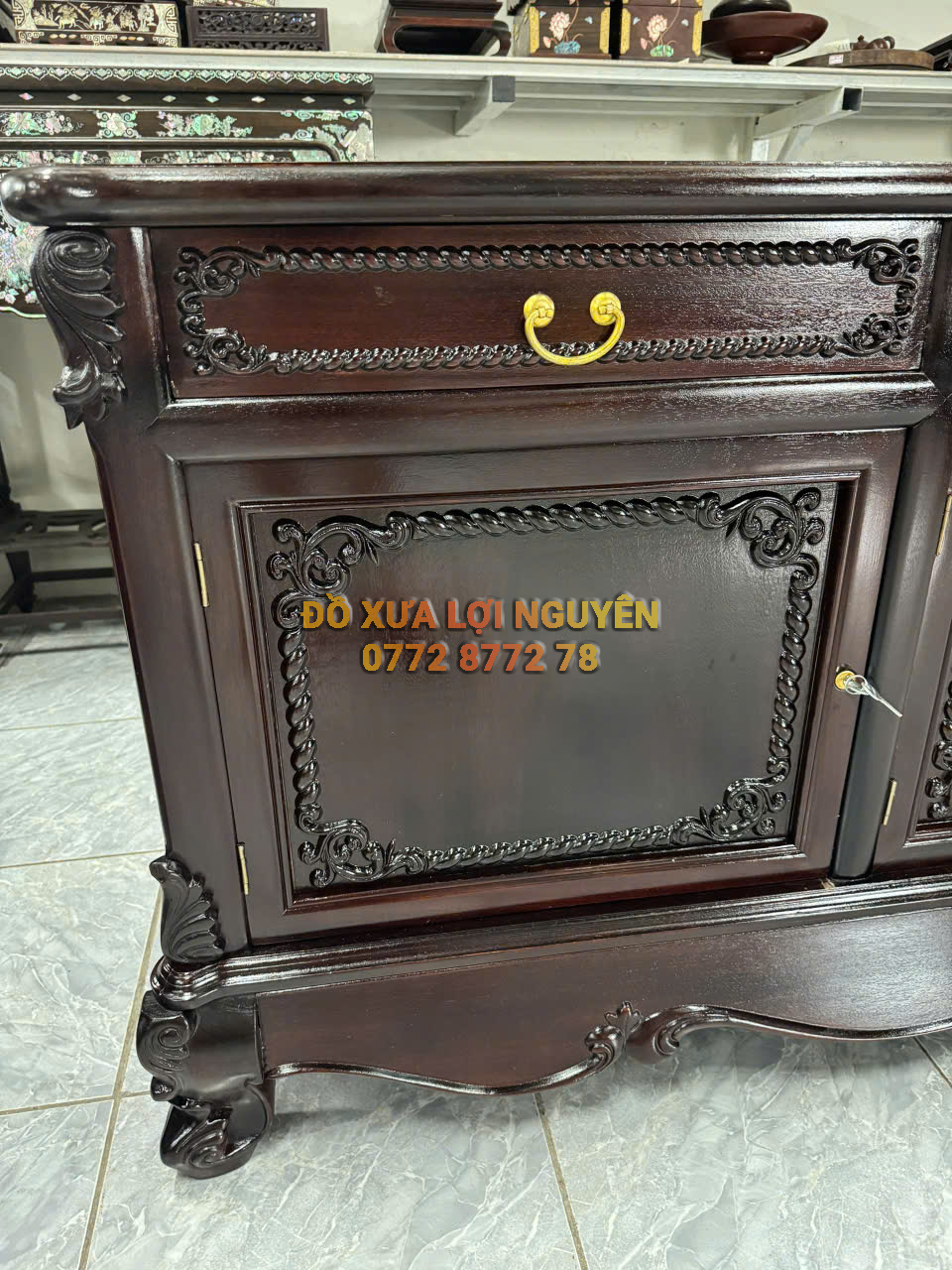 Kệ Tivi. Gỗ gõ mật