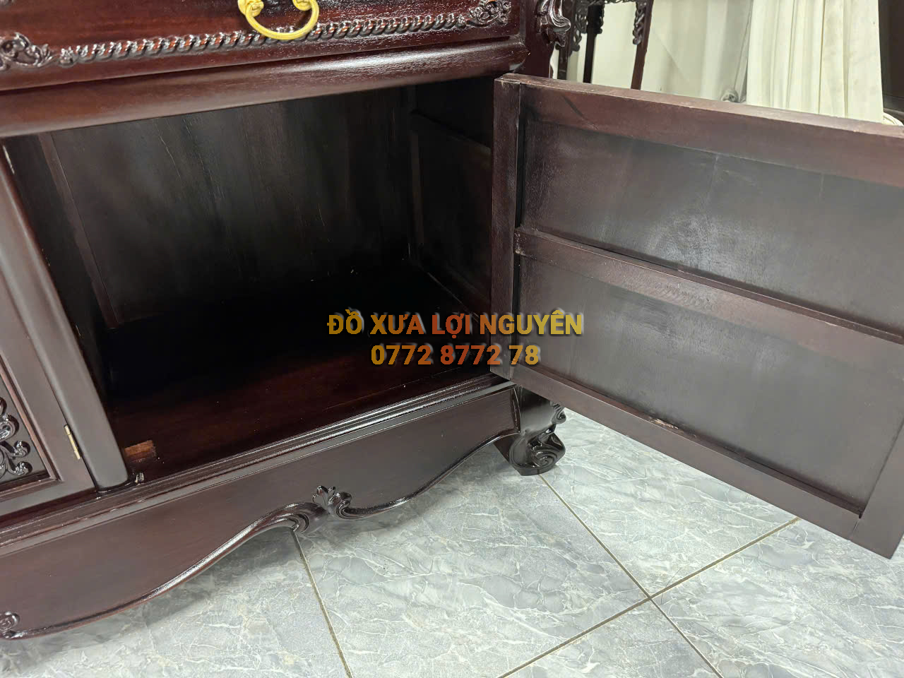 Kệ Tivi. Gỗ gõ mật