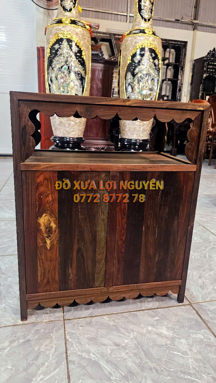 Tủ tivi gỗ cẩm lai xưa, đục hoa hồng