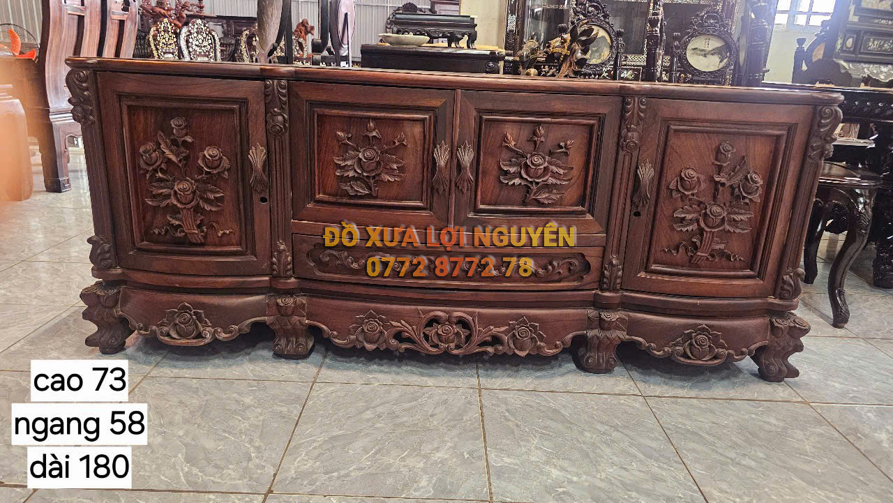 Tủ tivi gỗ cẩm lai xưa, đục hoa hồng