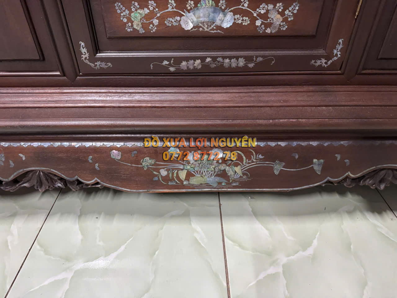 Tủ thờ gỗ gõ mật xưa