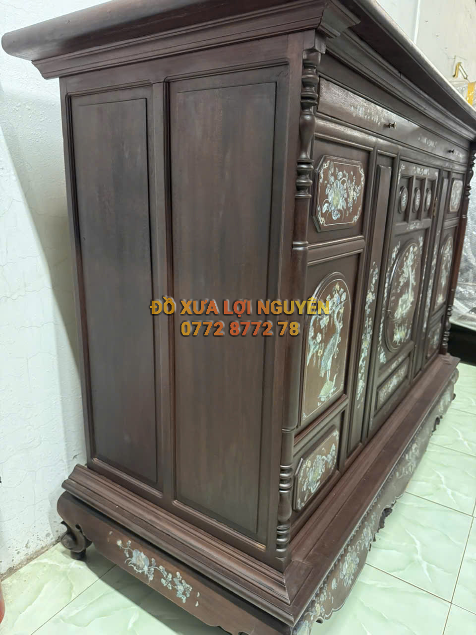 Tủ thờ gỗ gõ mật xưa