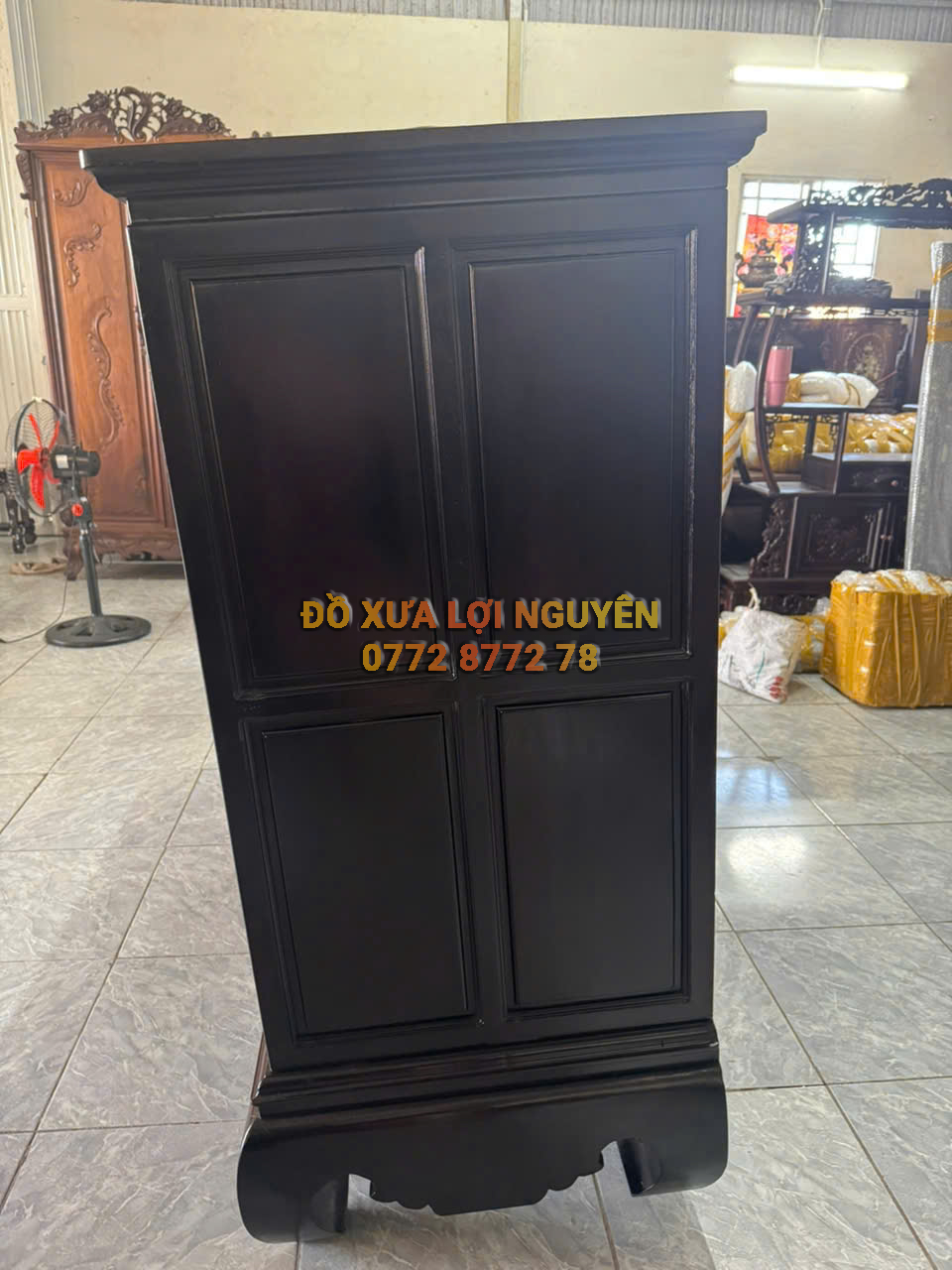 Tủ thờ gỗ gõ mật cẩn ốc Singapore