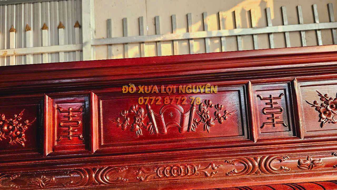 Nghi thờ siêu to, gỗ gõ mật, đục trạm sắc nét