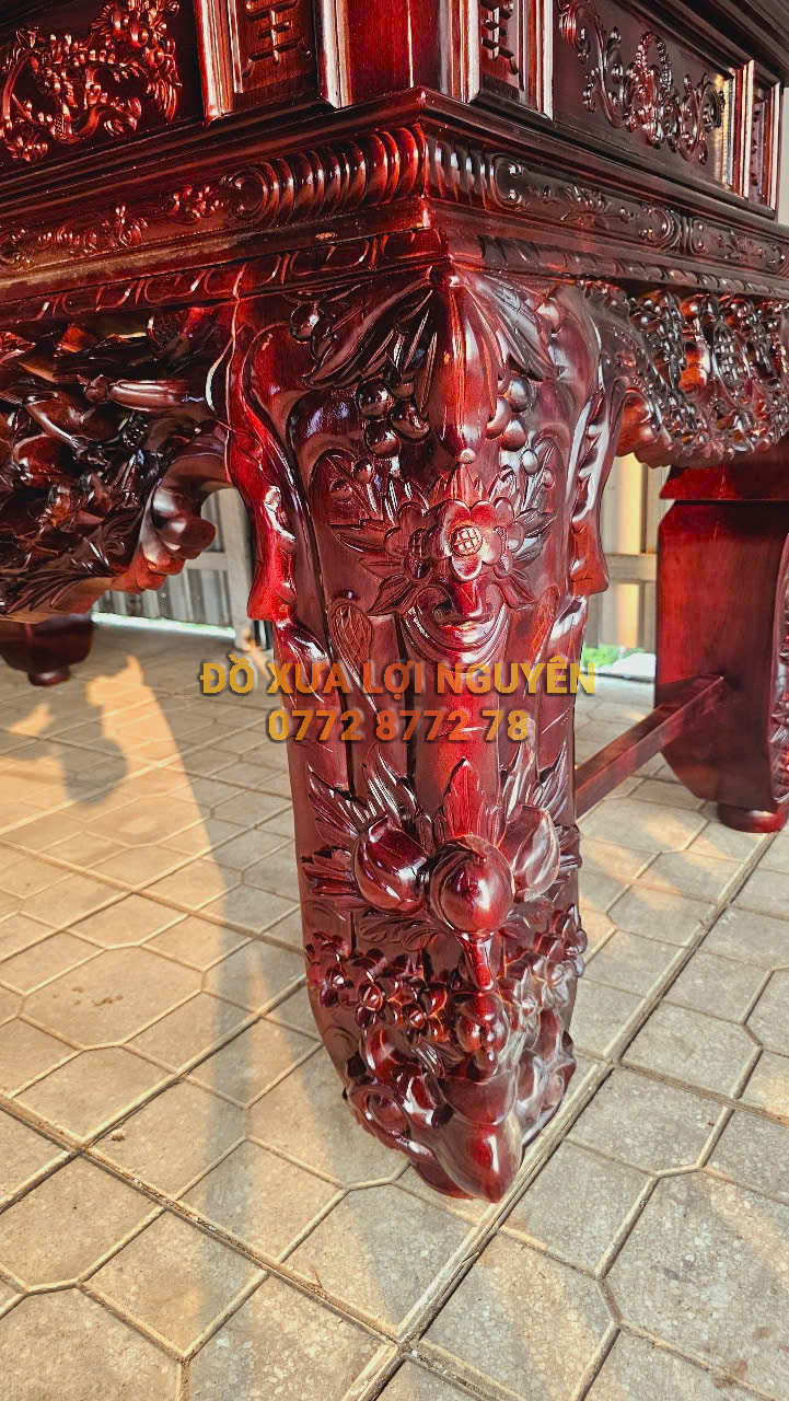 Nghi thờ siêu to, gỗ gõ mật, đục trạm sắc nét