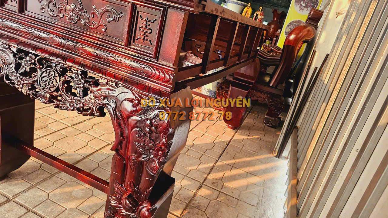 Nghi thờ siêu to, gỗ gõ mật, đục trạm sắc nét