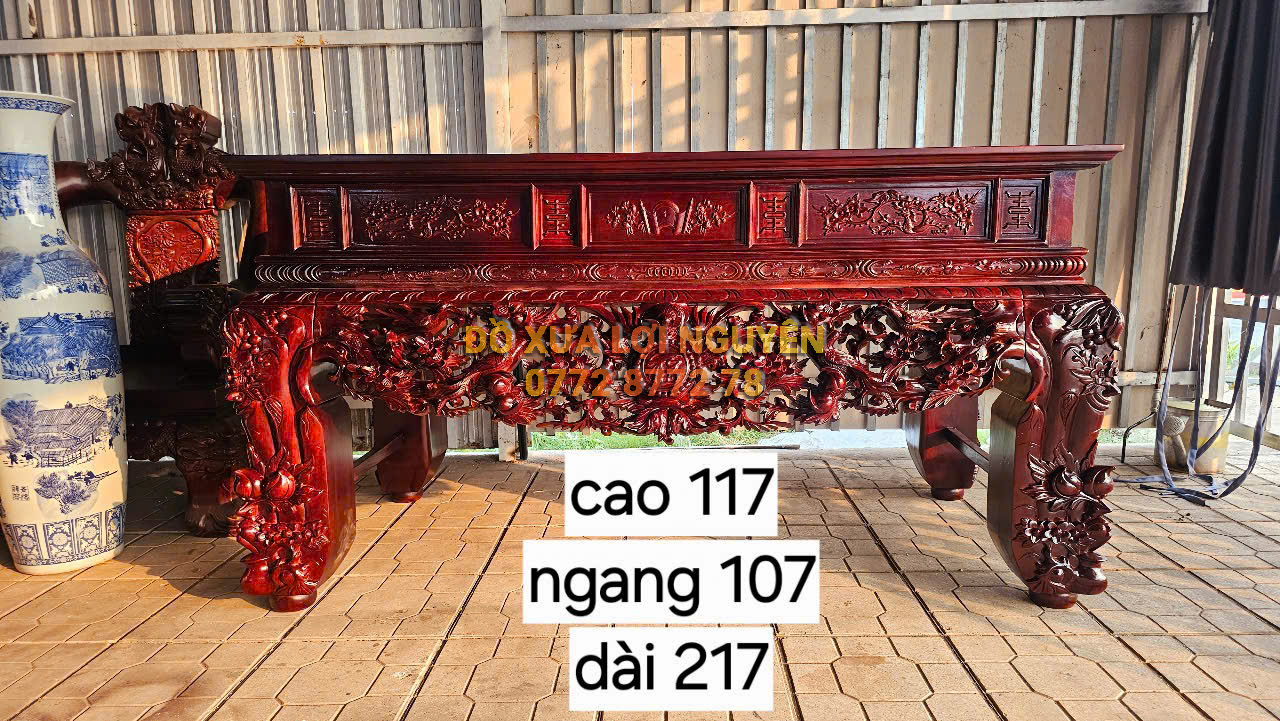 Nghi thờ siêu to, gỗ gõ mật, đục trạm sắc nét