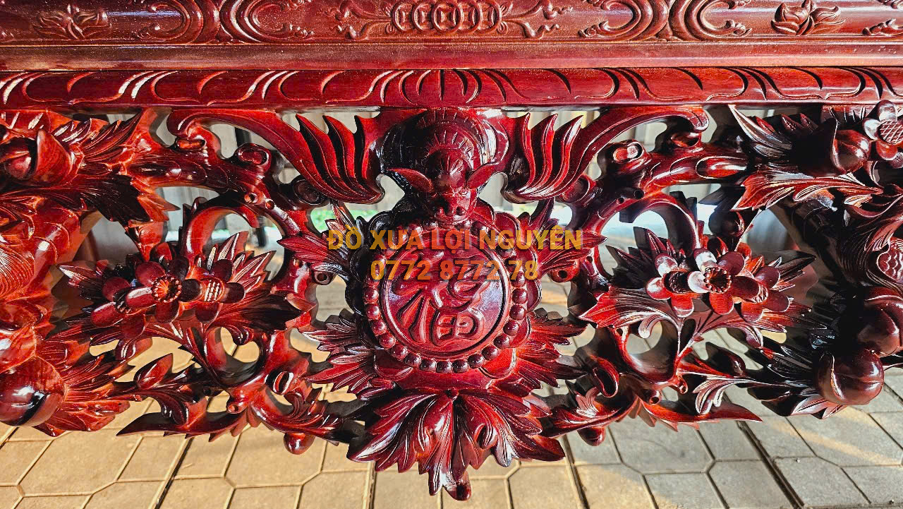 Nghi thờ siêu to, gỗ gõ mật, đục trạm sắc nét