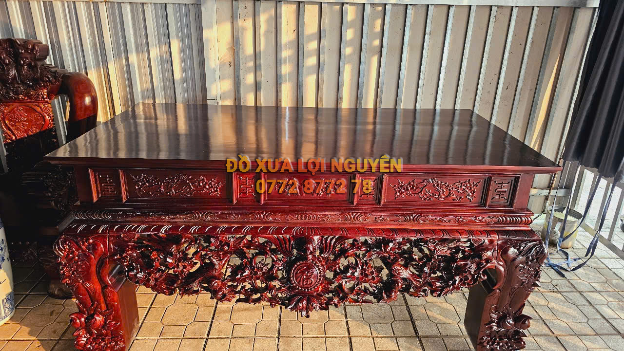 Nghi thờ siêu to, gỗ gõ mật, đục trạm sắc nét