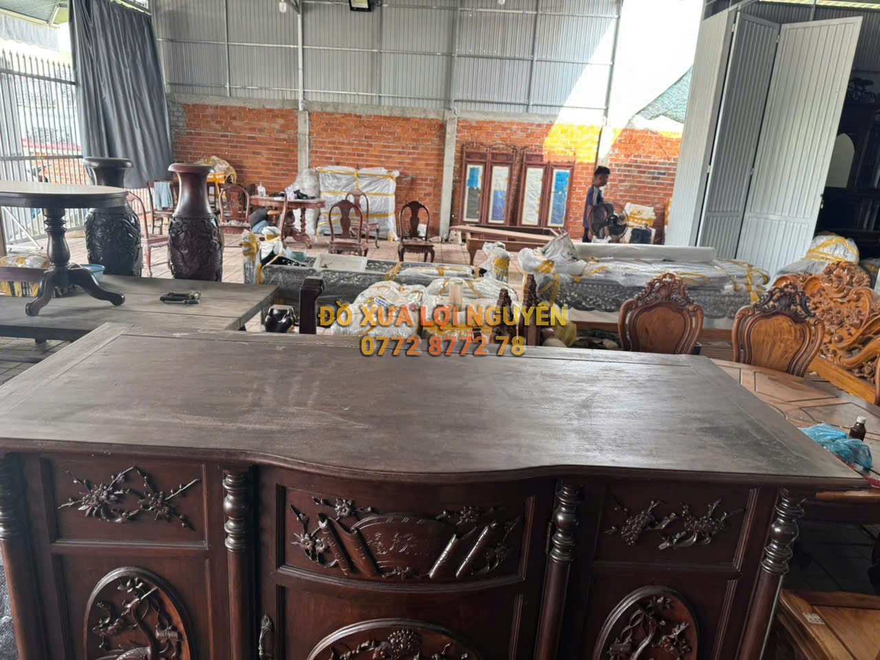 Tủ thờ gỗ gõ mật xưa giá rẻ