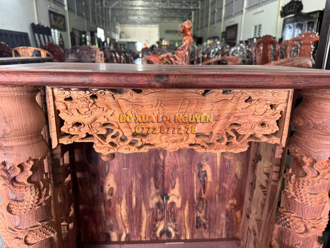 Tủ thần tài gỗ cẩm lai