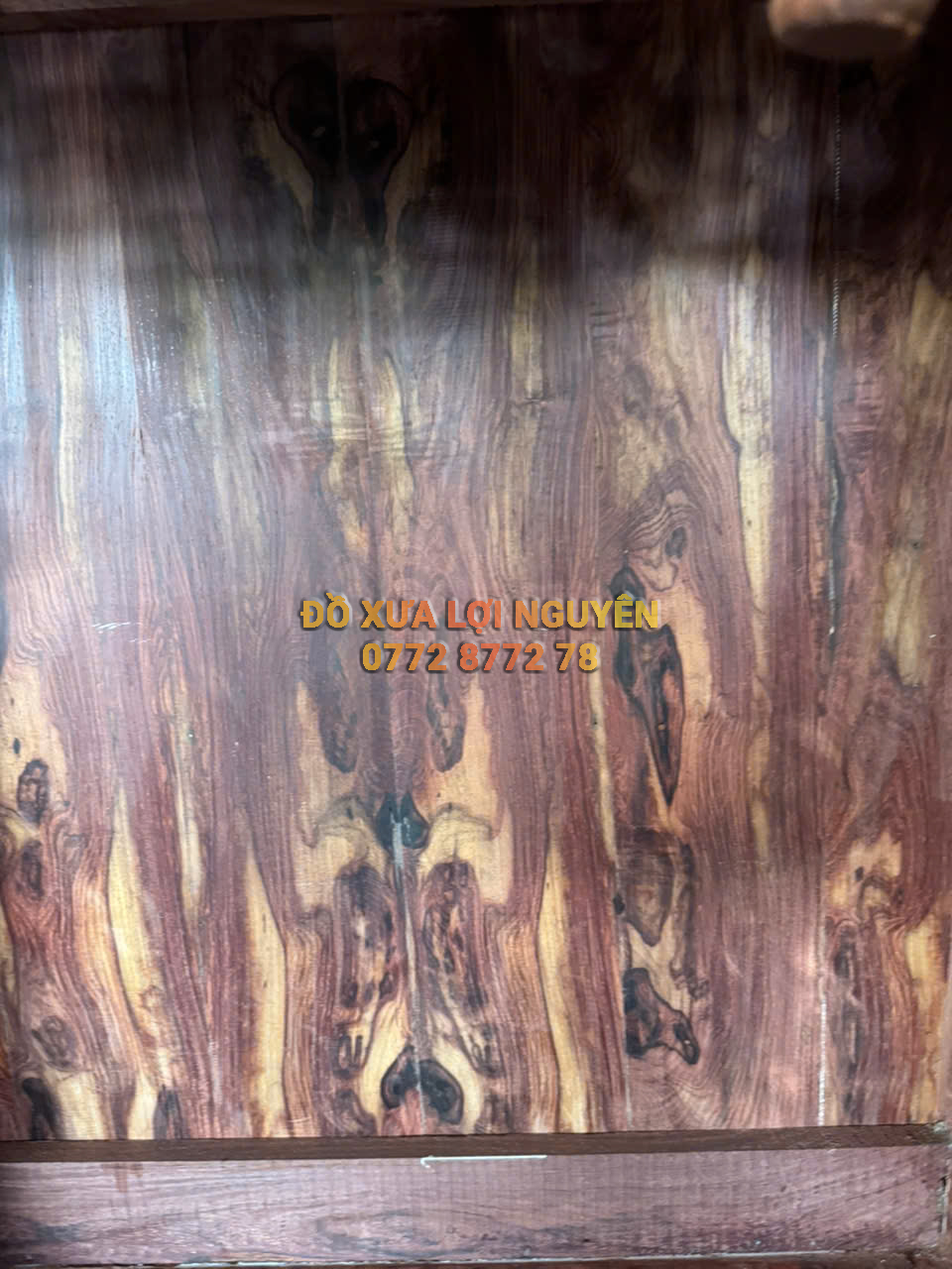 Tủ thần tài gỗ cẩm lai